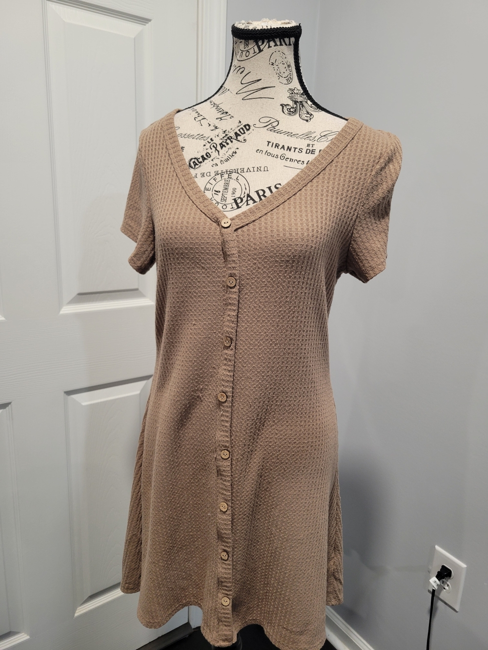 Liberty Love Women's V-Neck Button Down Mini Dress sz. Medium Excellent Conditi